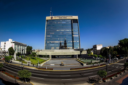 destaca su carrera en ciencias de la computacin